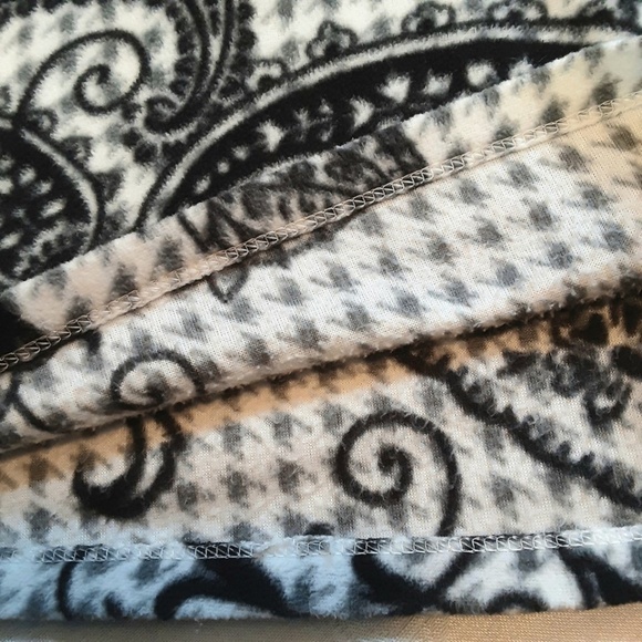 Black & White Paisley Fleece Pullover V-neck Long Sleeve Lightweight Size S - Picture 9 of 10